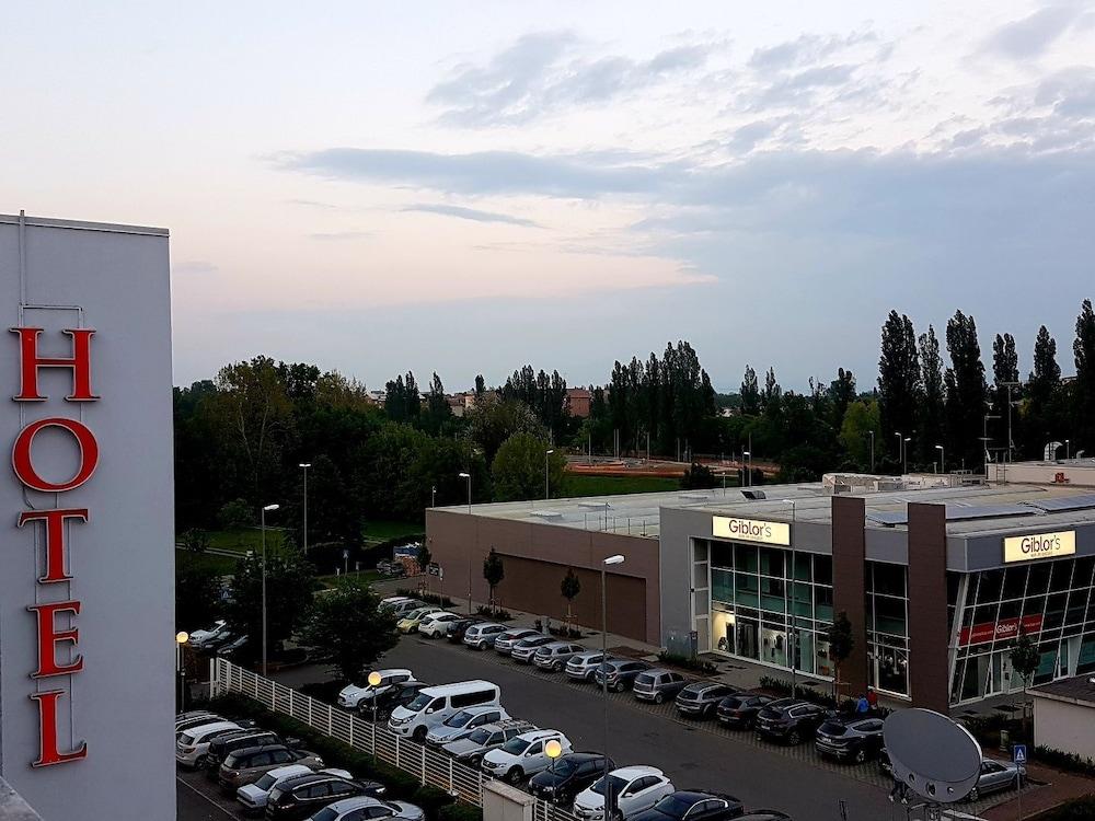 Hotel Carpi Esterno foto