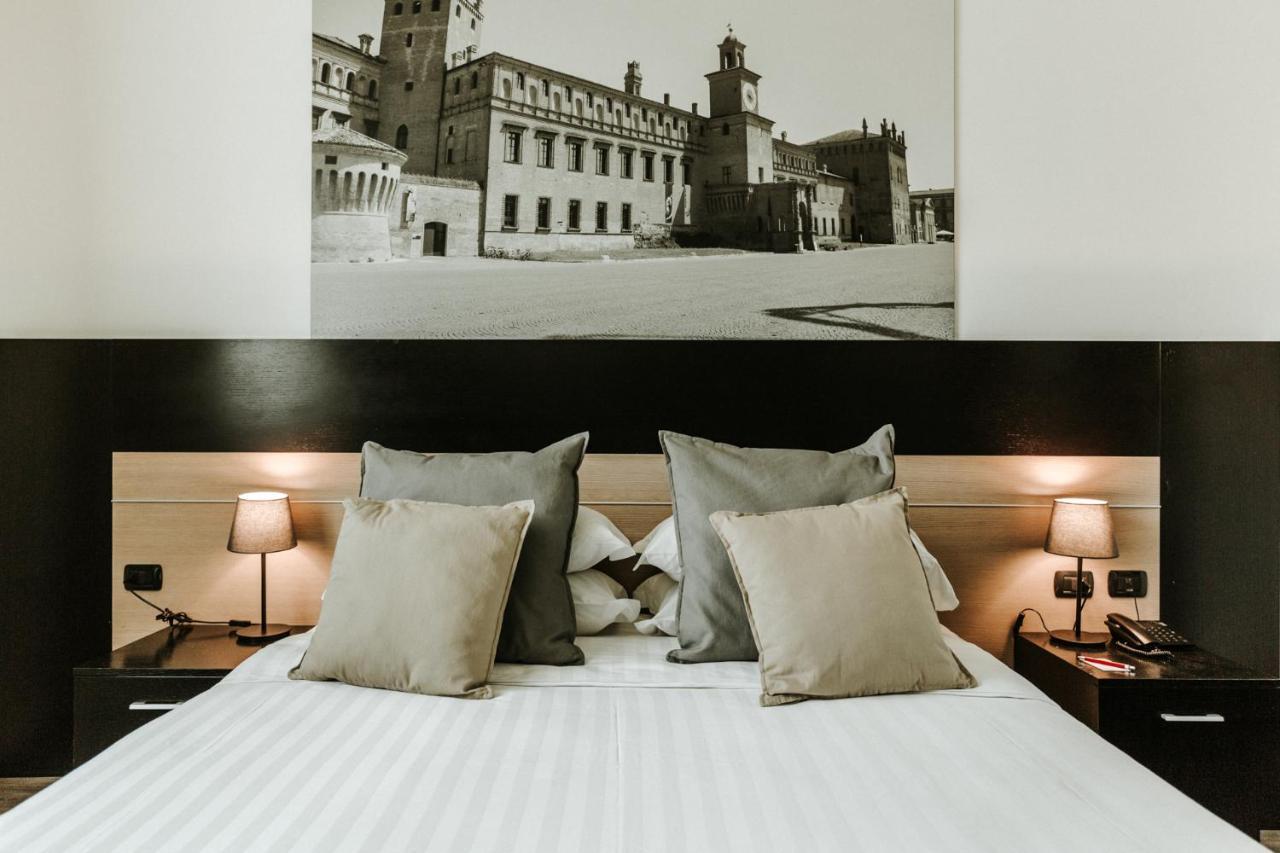 Hotel Carpi Esterno foto