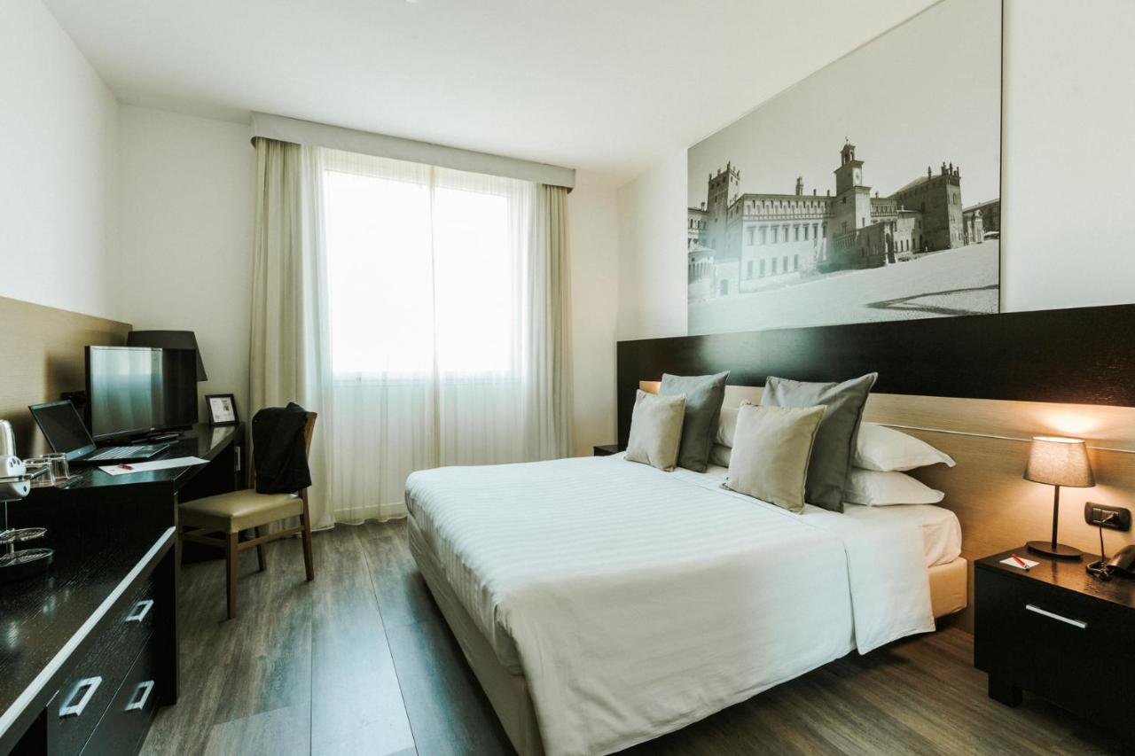 Hotel Carpi Esterno foto