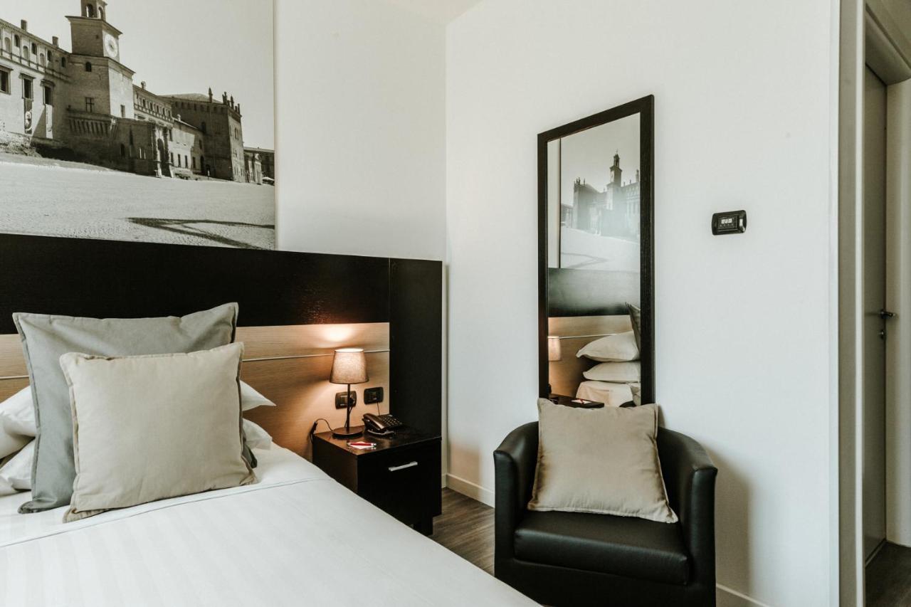 Hotel Carpi Esterno foto
