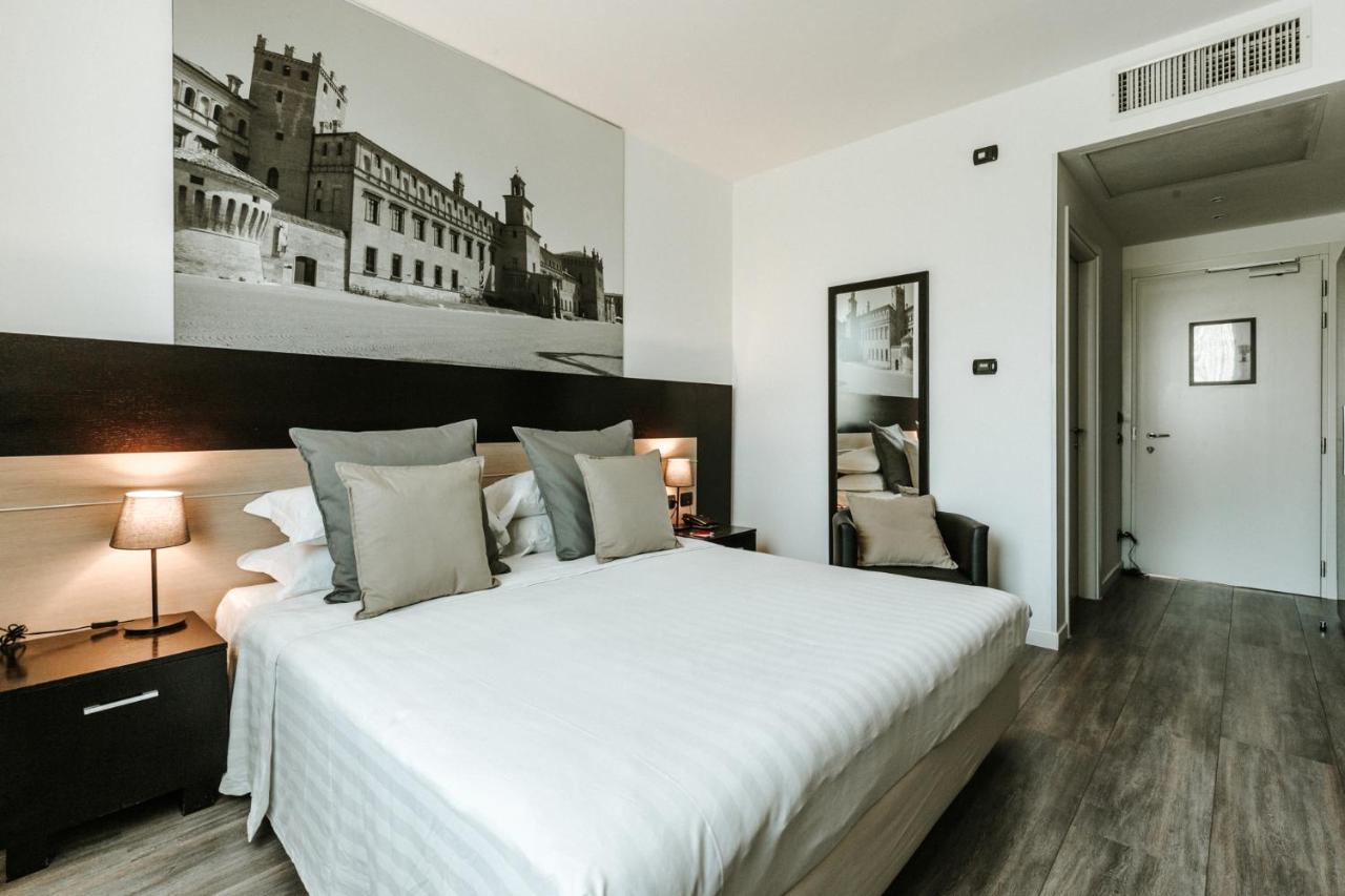 Hotel Carpi Esterno foto