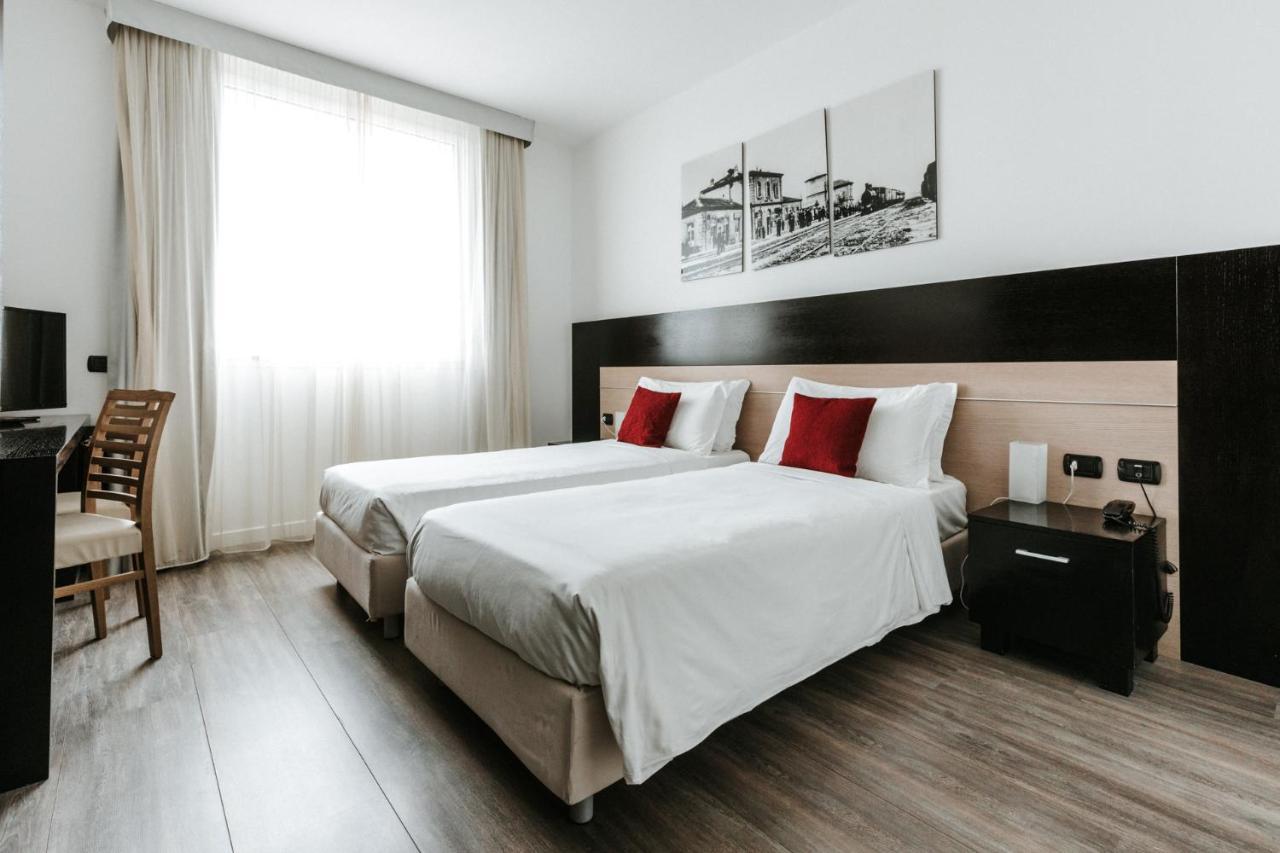 Hotel Carpi Esterno foto