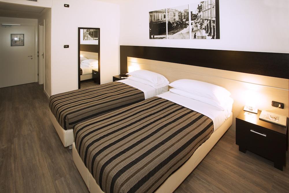 Hotel Carpi Esterno foto