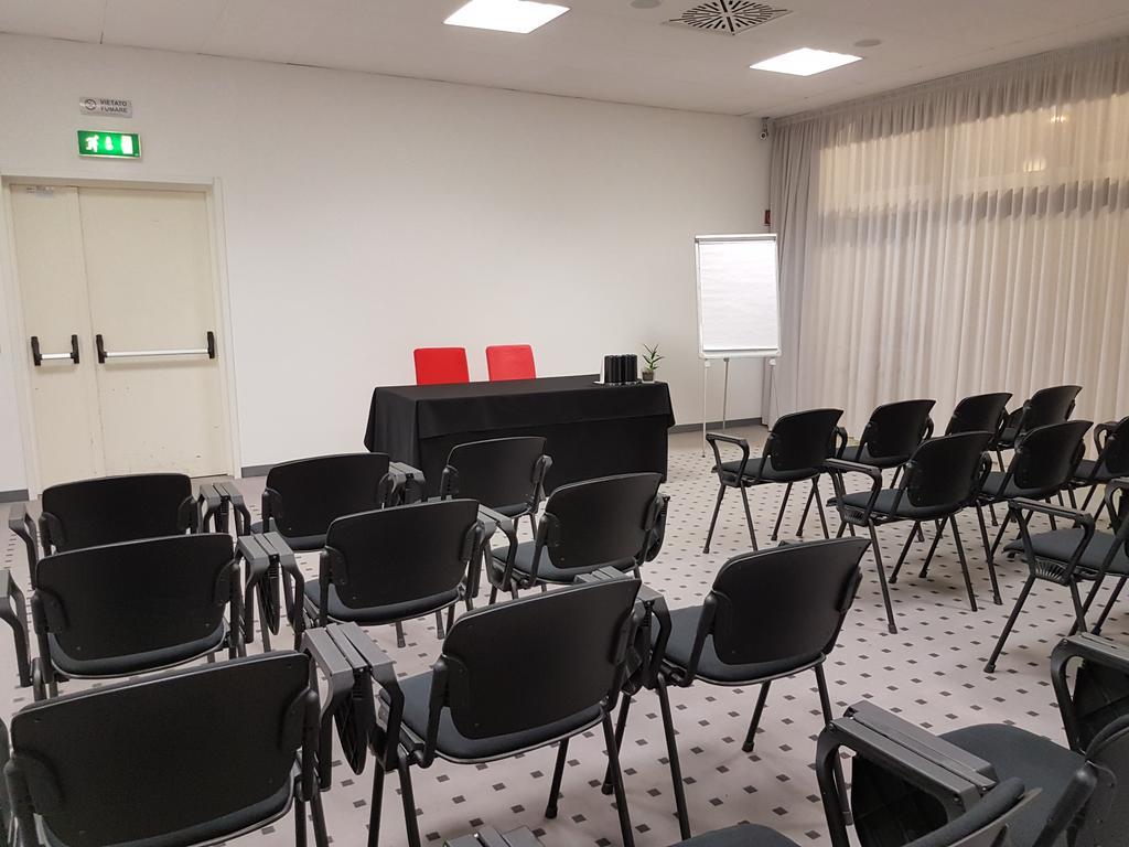 Hotel Carpi Esterno foto